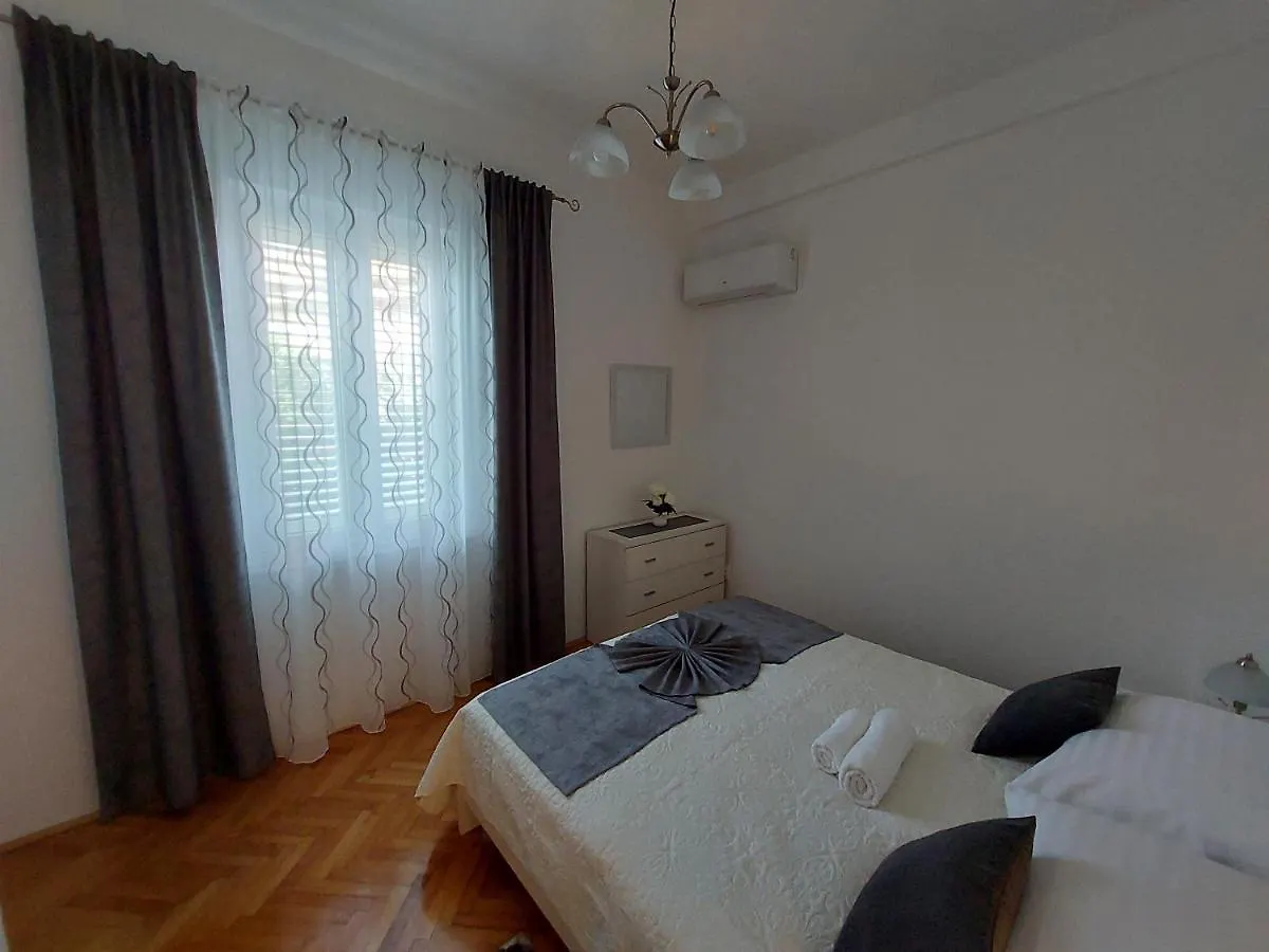 Apartment Hrzic Malinska 0*,