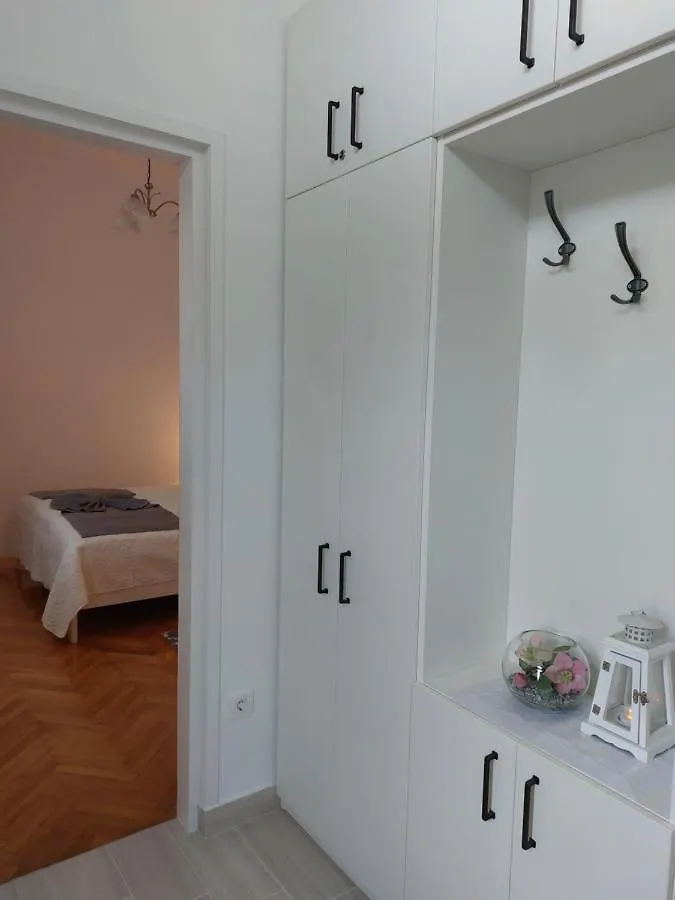 Apartment Hrzic Malinska 0*,  Croatia